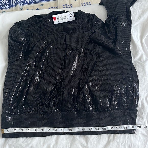 ✨2for15✨ Dynamite open back sequins tie back crop top - Picture 10 of 11